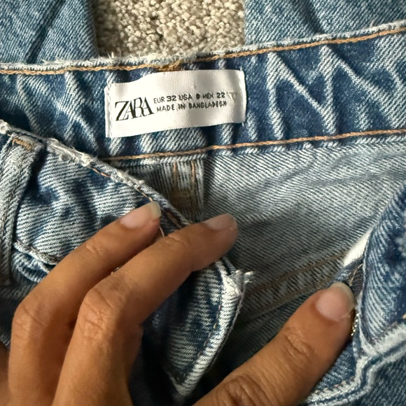 Zara Women's Denim Straight Jeans - Picture 3 of 4